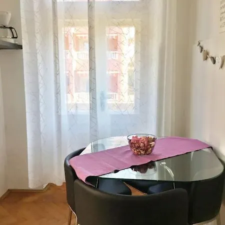 Luisa In Old Town Apartment